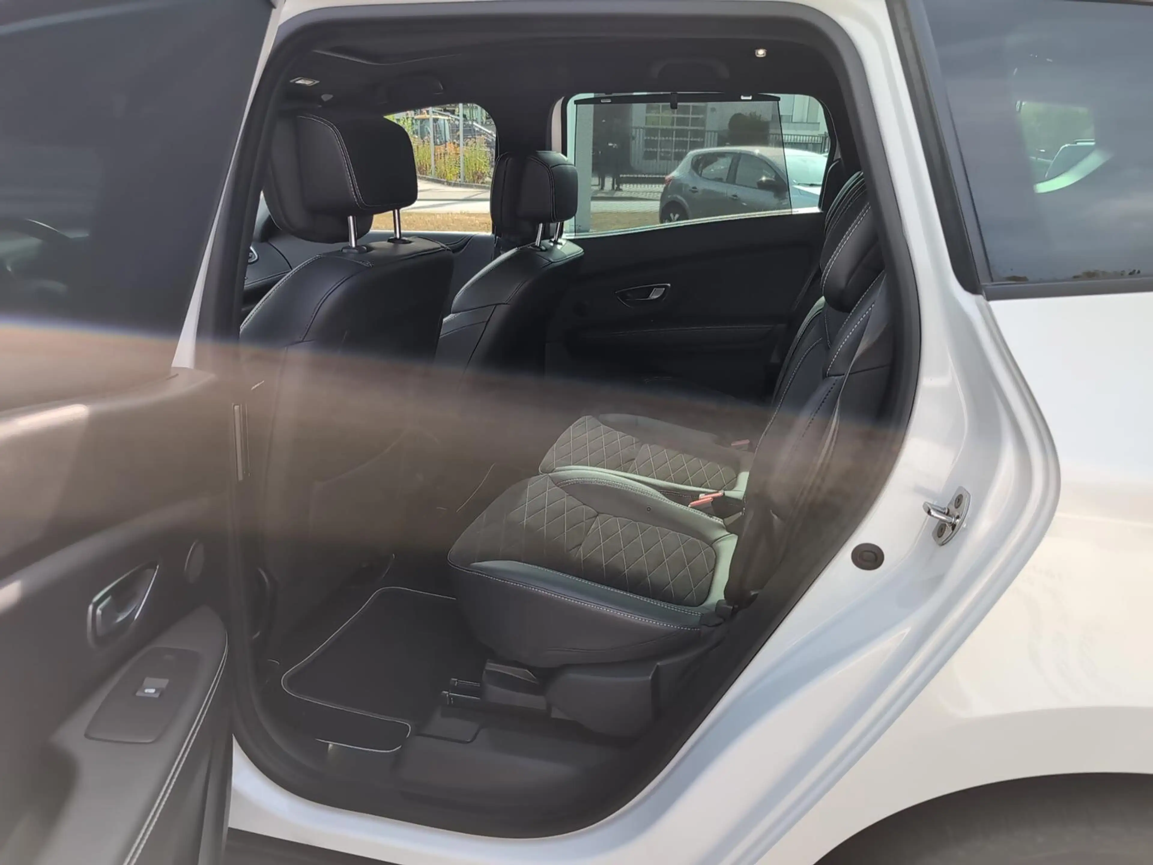 Renault Scenic IV Black Edt. TCe 160 EDC — photo 10