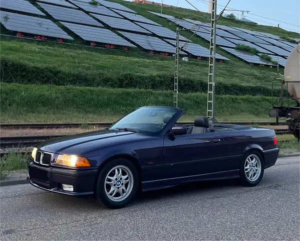 BMW 318 E36 318i Cabrio M-Paket*1.Hand*Scheckheft*Original