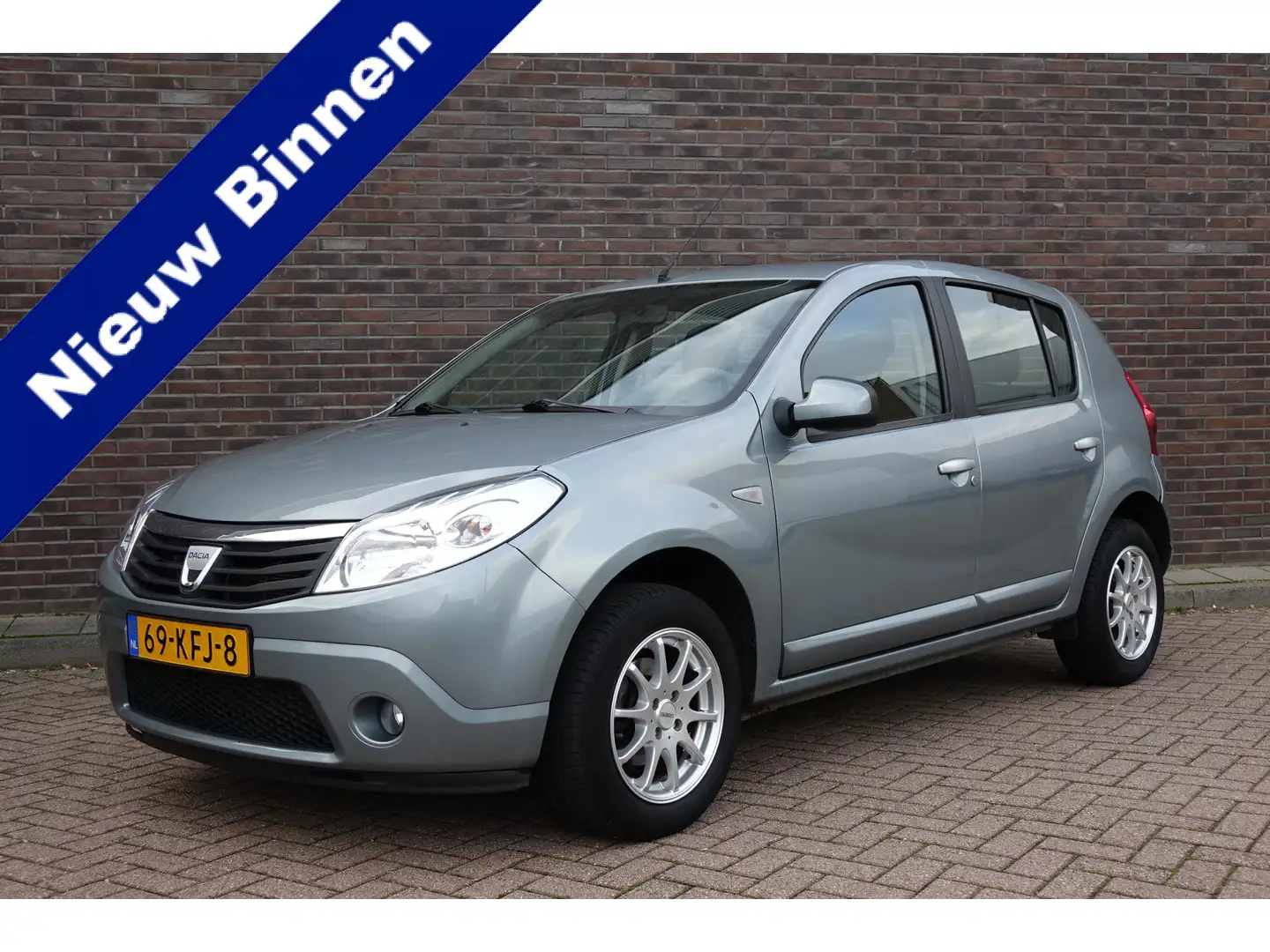 Dacia Sandero 1.2 Lauréate, 5 deurs, airco, keurige auto. Zeer r Blauw - 1