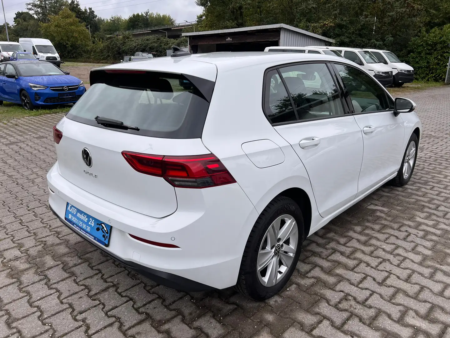Volkswagen Golf VIII Life 1.5 TGI CNG Erdgas DSG LED ACC 2 x PDC Weiß - 2