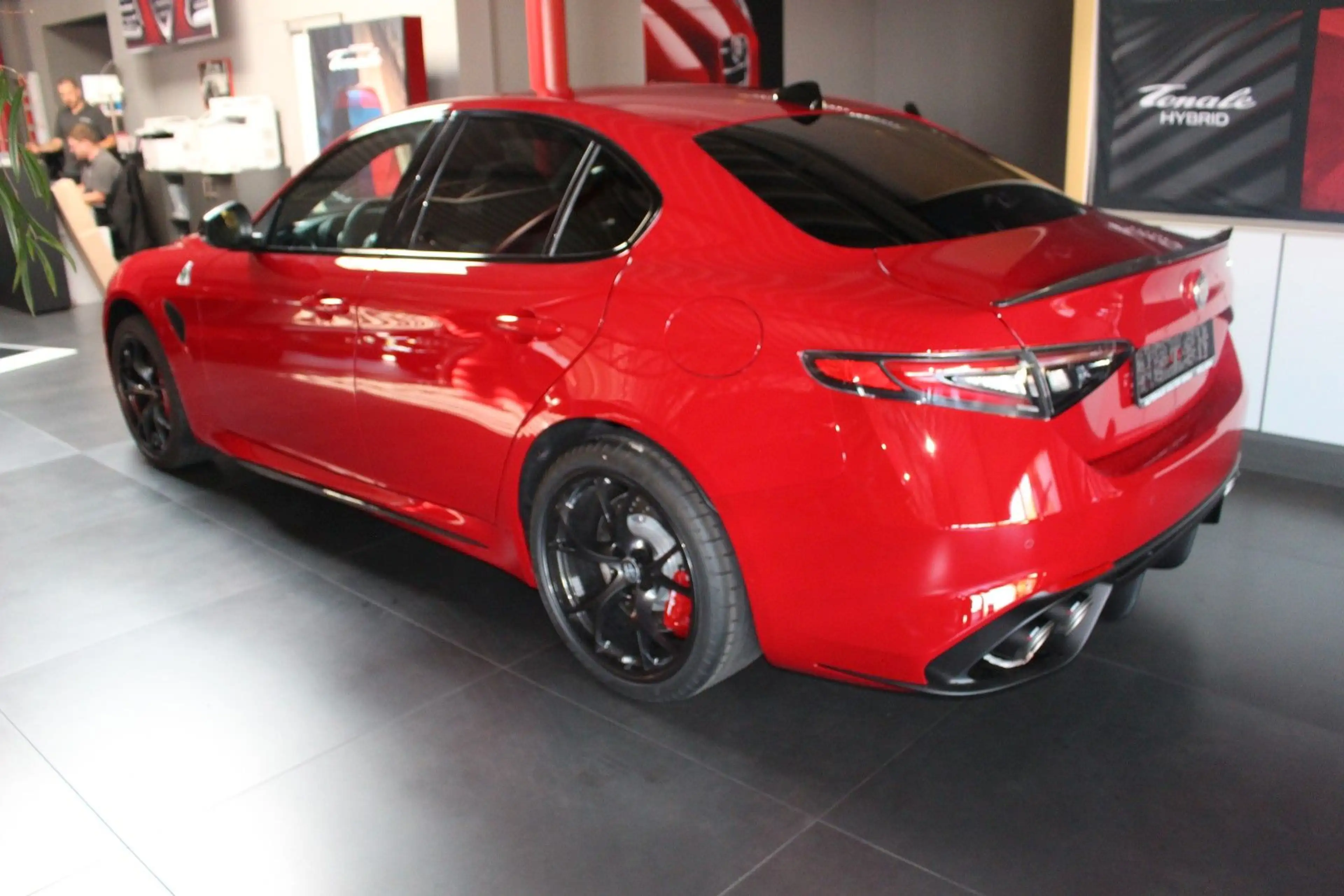 Alfa Romeo Giulia Quadrifoglio 2,9 V6 Akrapovic — photo 4