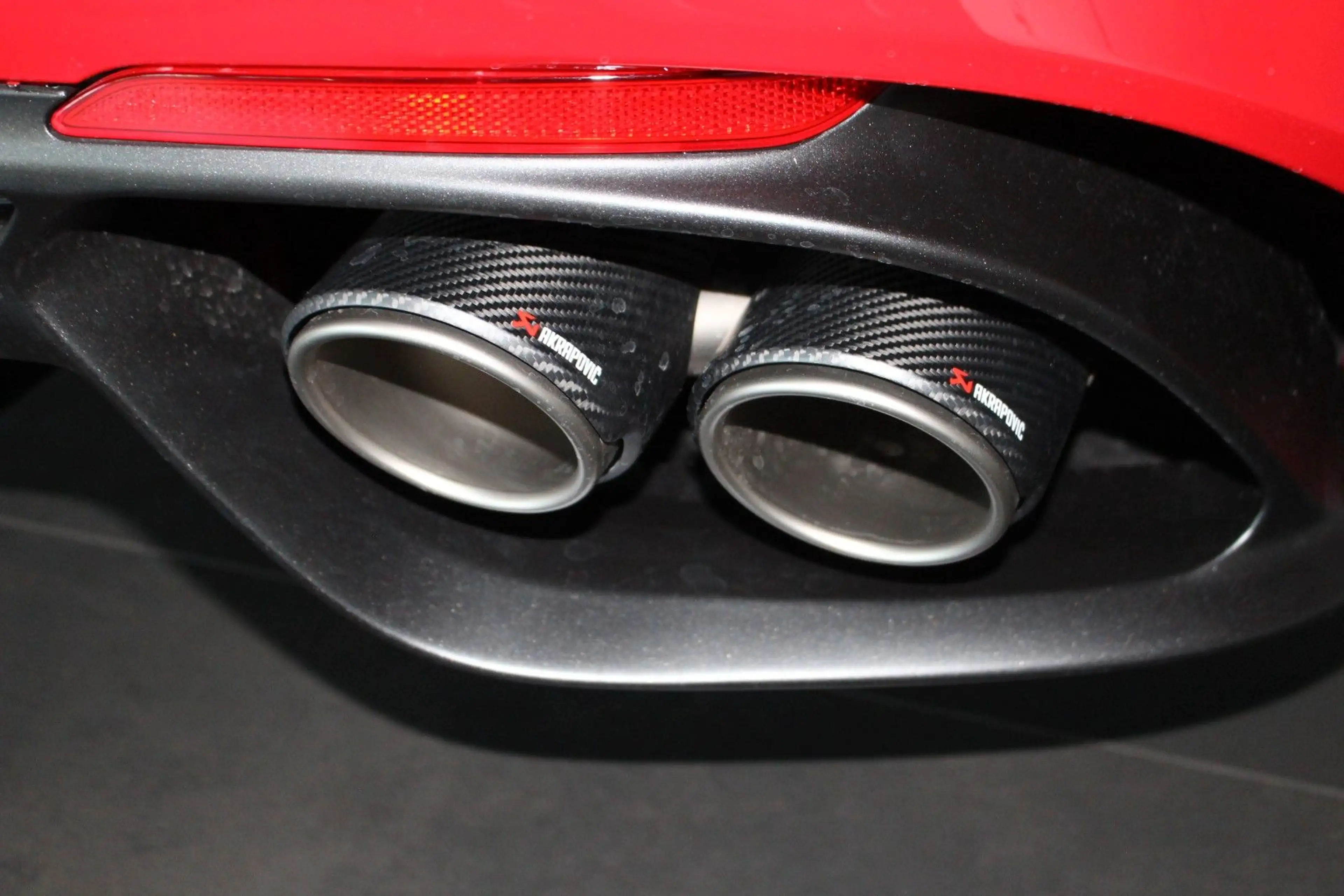 Alfa Romeo Giulia Quadrifoglio 2,9 V6 Akrapovic — photo 8
