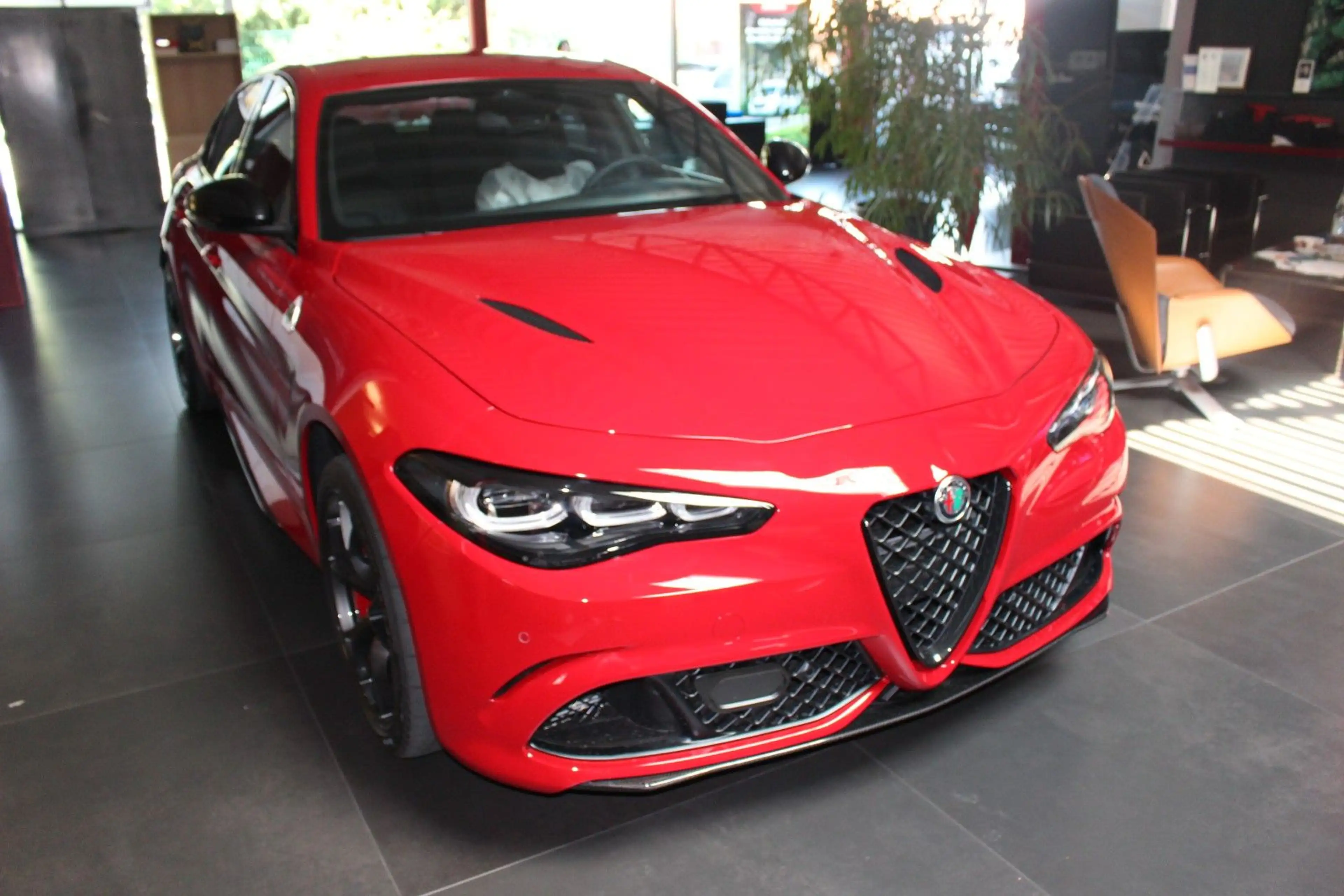 Alfa Romeo Giulia Quadrifoglio 2,9 V6 Akrapovic — photo 2