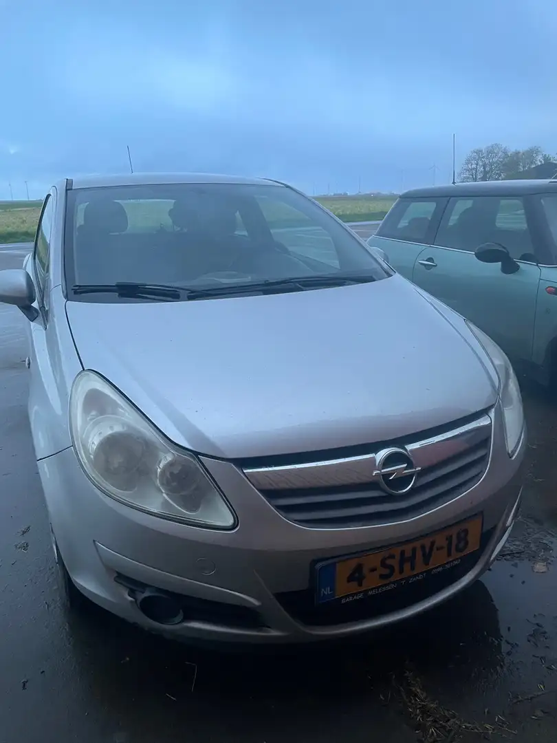 Opel Corsa 1.0-12V Essentia Grijs - 1