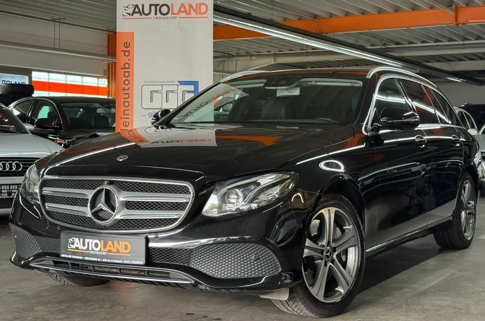 Mercedes-Benz E 400 4Matic*WIDE*LUFTFED.*PANO*LED*NAVI*360°KAM Schwarz - 2