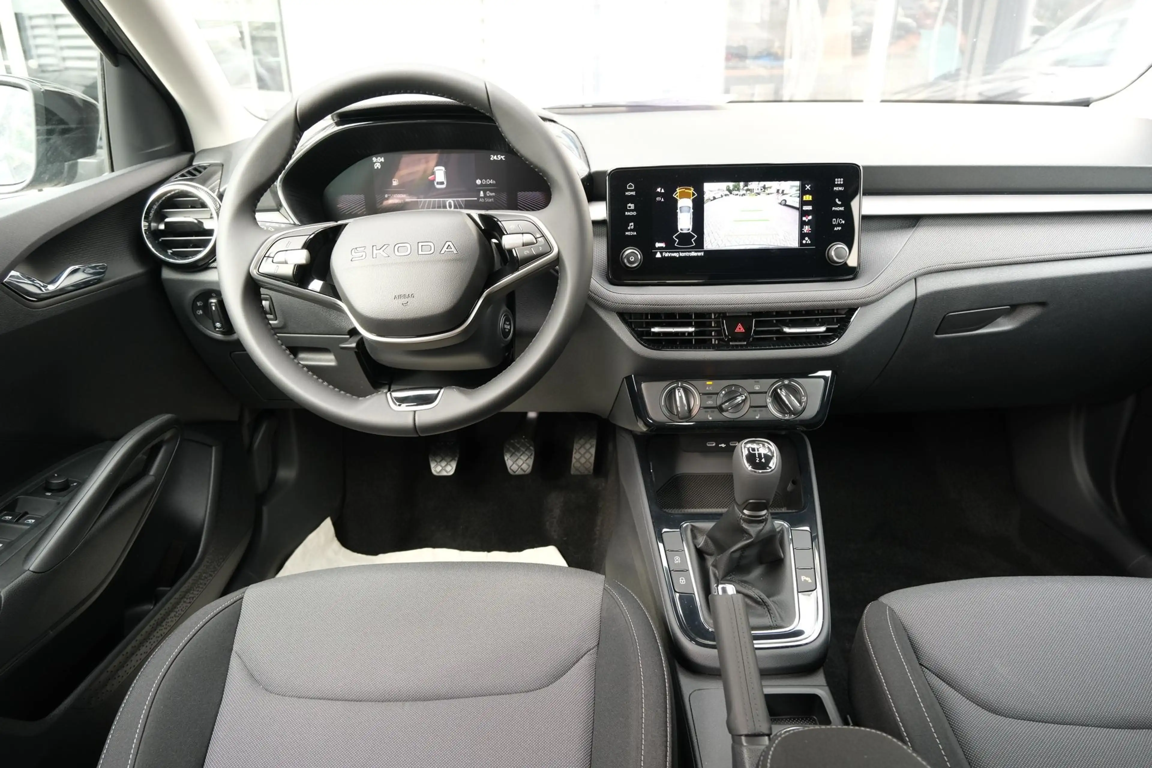 Skoda Fabia Selection 1.0 TSI LED Kamera App-Navi PDC v+h W... — photo 10