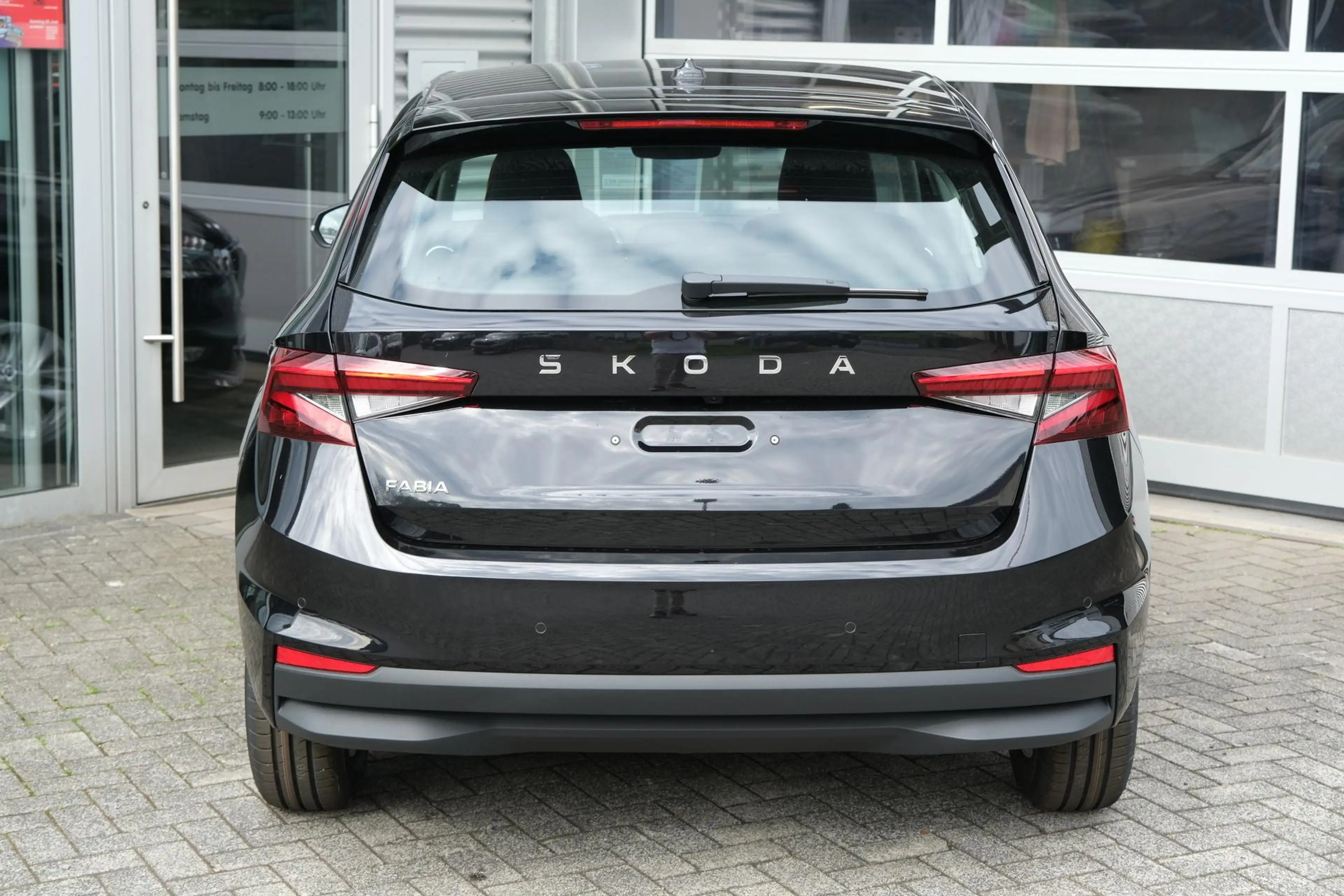 Skoda Fabia Selection 1.0 TSI LED Kamera App-Navi PDC v+h W... — photo 5