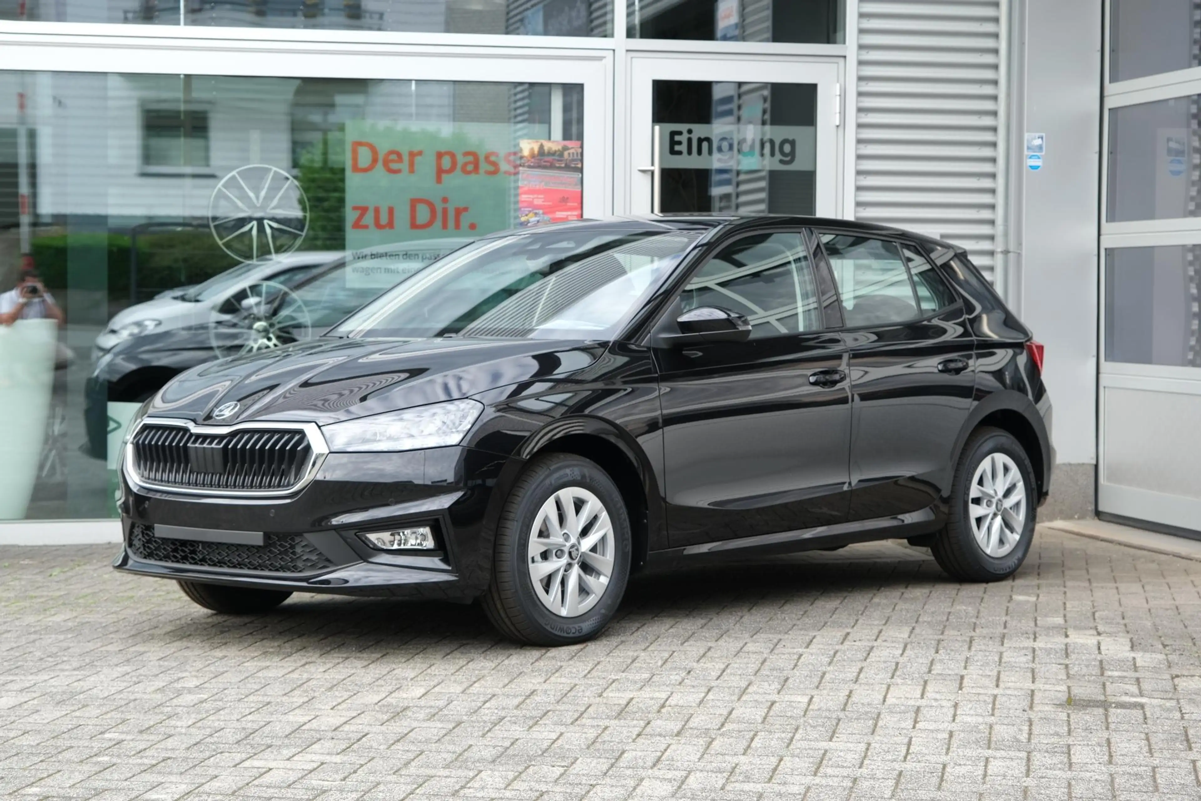 Skoda Fabia Selection 1.0 TSI LED Kamera App-Navi PDC v+h W...