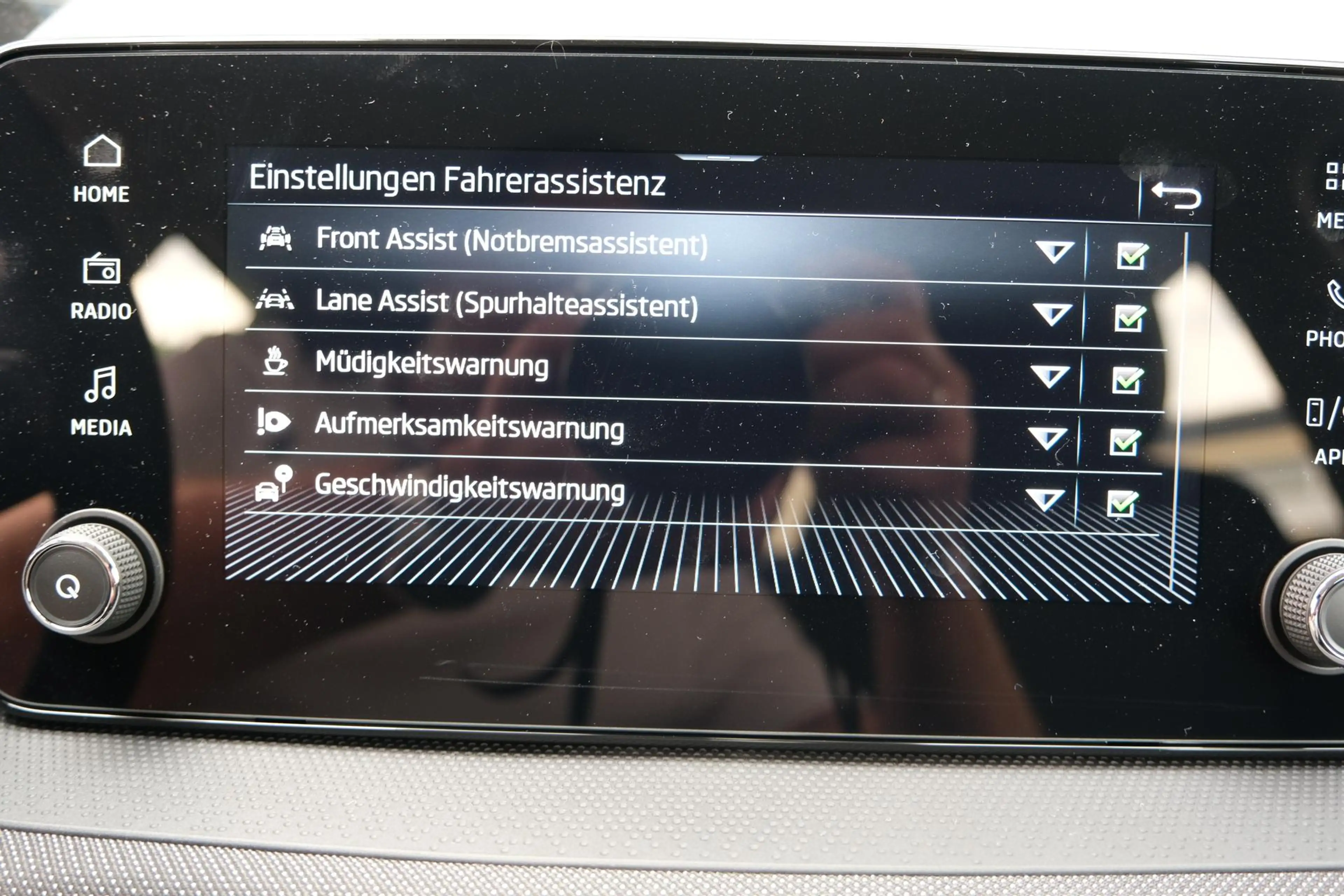 Skoda Fabia Selection 1.0 TSI LED Kamera App-Navi PDC v+h W... — photo 15