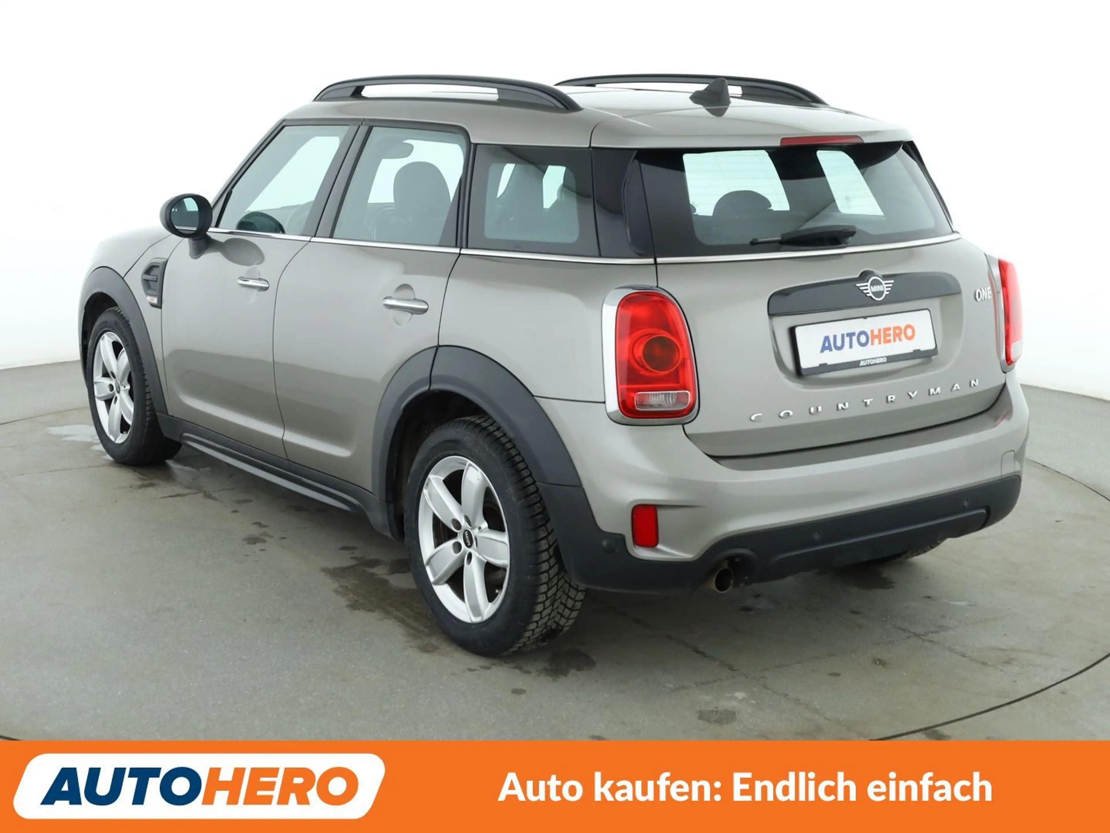MINI One Countryman One Aut.*TEMPO*PDC*SHZ* — photo 4