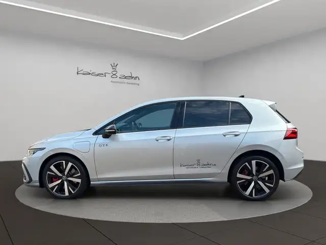 Volkswagen Golf view 2