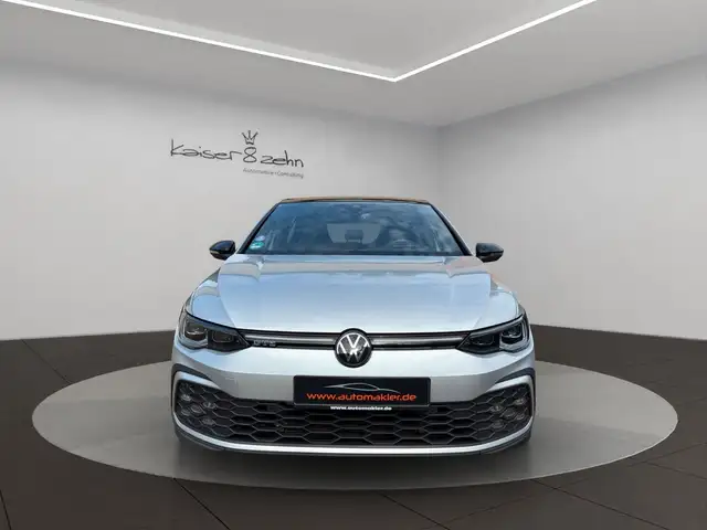 Volkswagen Golf view 4