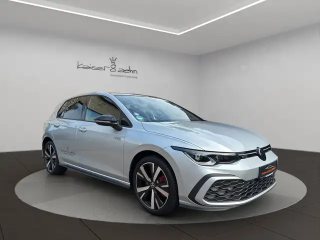 Volkswagen Golf view 3