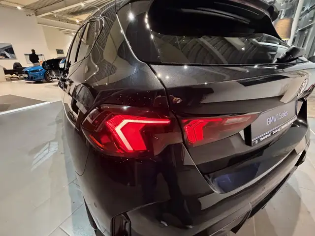 BMW 1 Series view 9