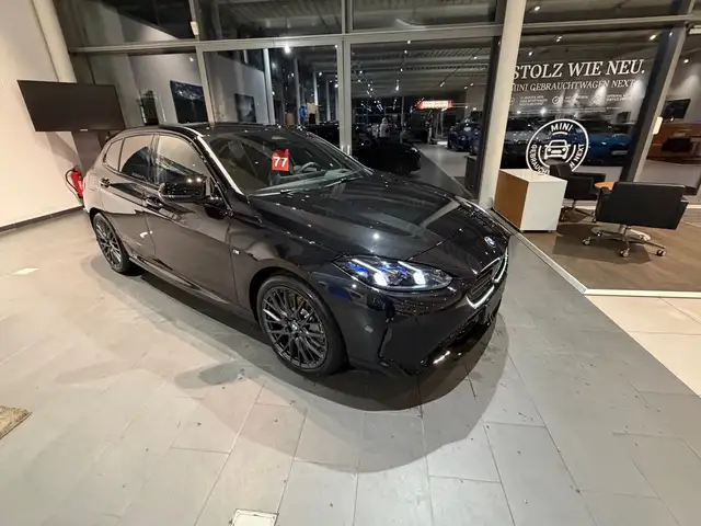 BMW 1 Series view 12