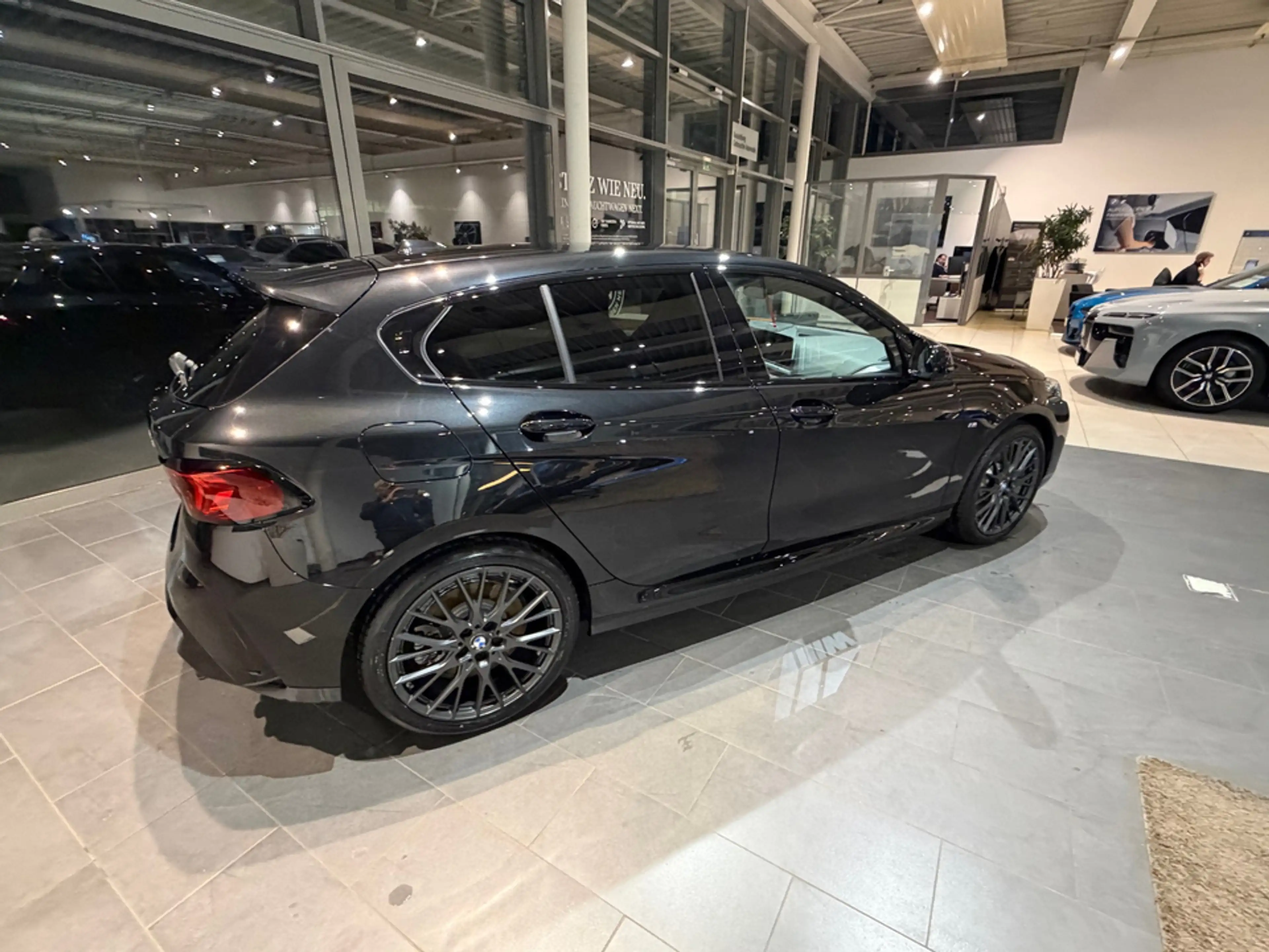 BMW 1er M Coupé M135 xDrive Navi DSG Bluetooth PDC HeadUp — photo 11