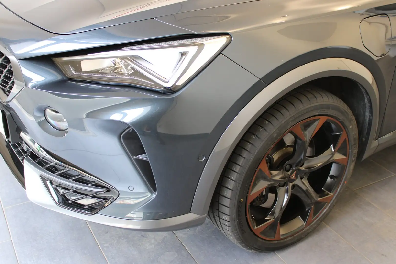 CUPRA Formentor VZ e-HYBRID 245 PS DSG Grau - 2