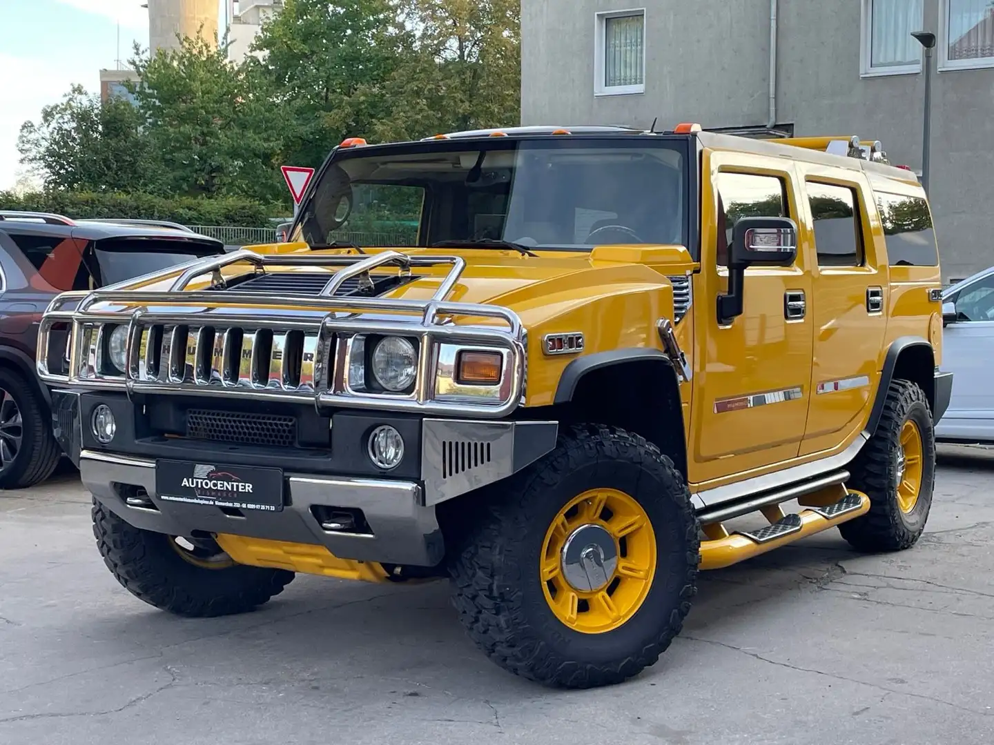 HUMMER H2 - 1