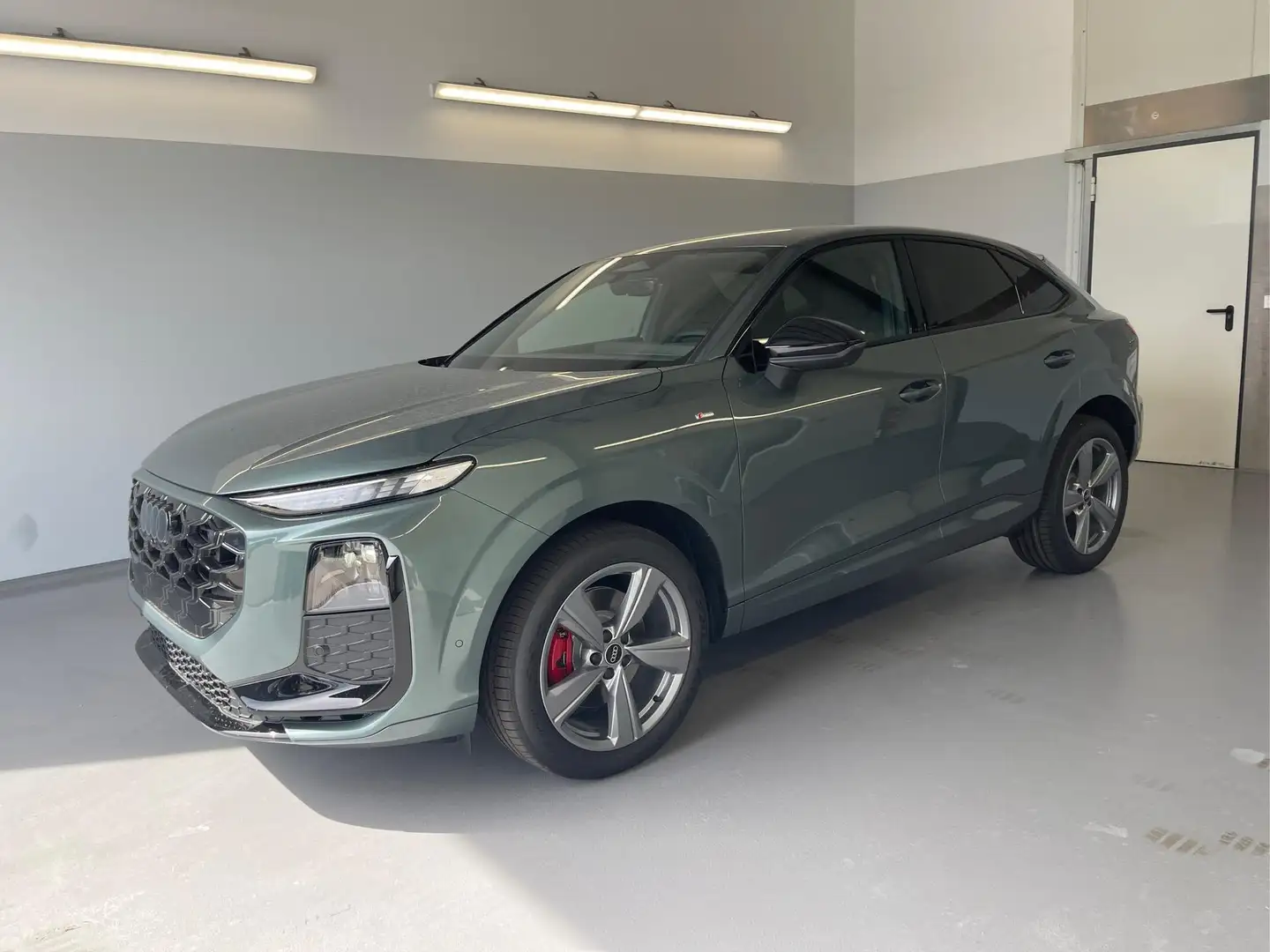 Audi Q3 Sportback NEU TFSI quattro S line TechPro+Matri... Grün - 1