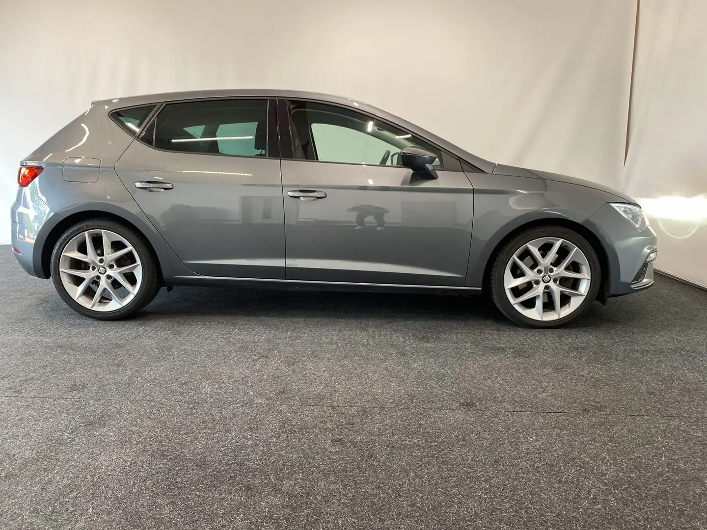SEAT Leon FR 184 PS LED CarPlay Navi Gris - 2