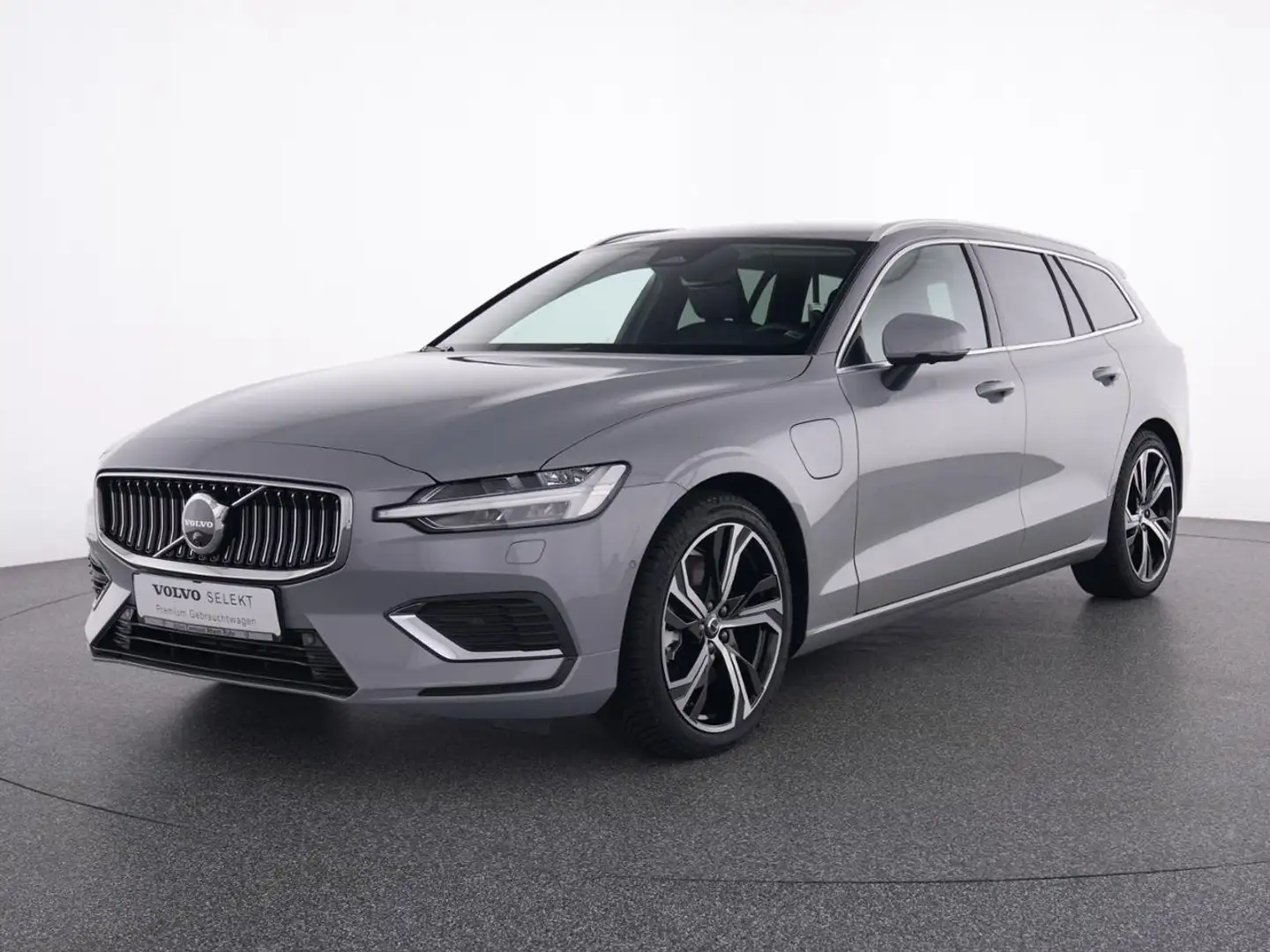 Volvo V60 T6 AWD Plus Bright+LM19+AHK+Busniesspaket Grau - 2