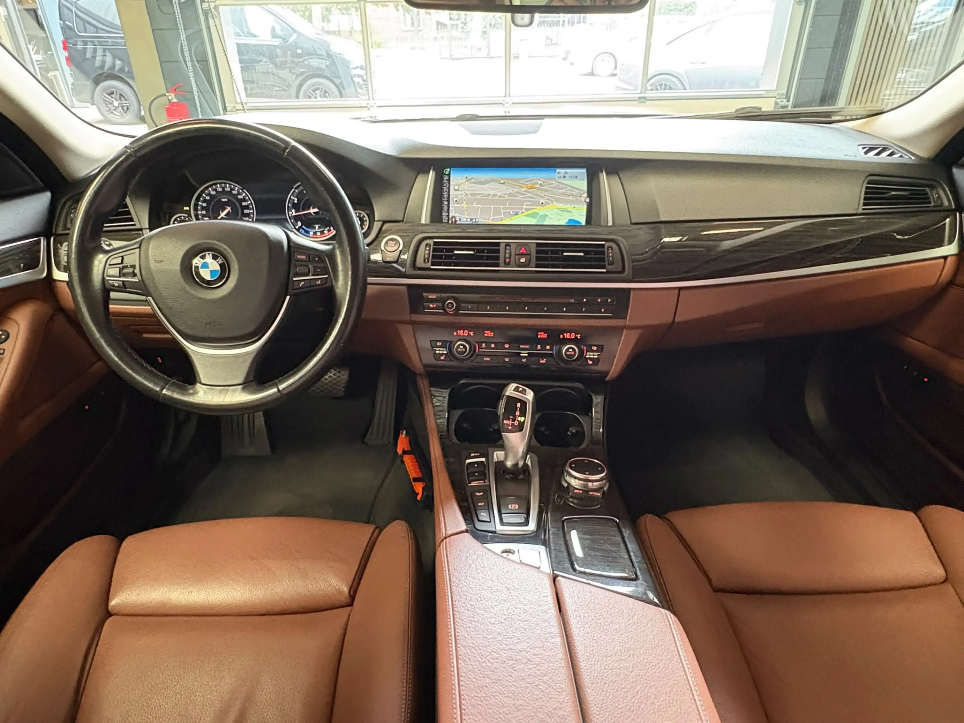 BMW 528 5-serie 528xi Luxury Edition Camera, Leer, Elek Tr — photo 9