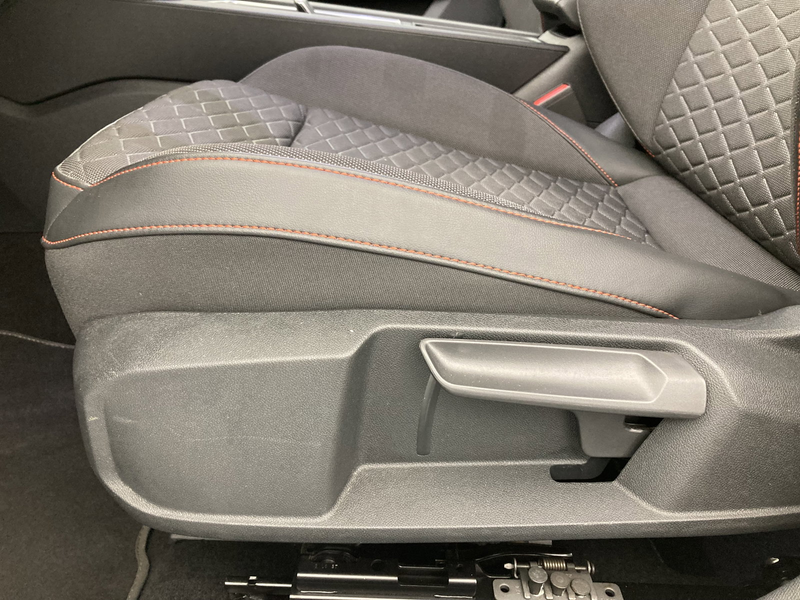 SEAT Leon FR Edition 1.0eTSI 81kW(110cv) DSG7 * My Way Selection * — photo 32