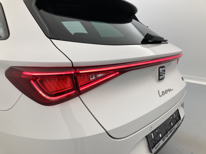 SEAT Leon FR Edition 1.0eTSI 81kW(110cv) DSG7 * My Way Selection * — photo 17