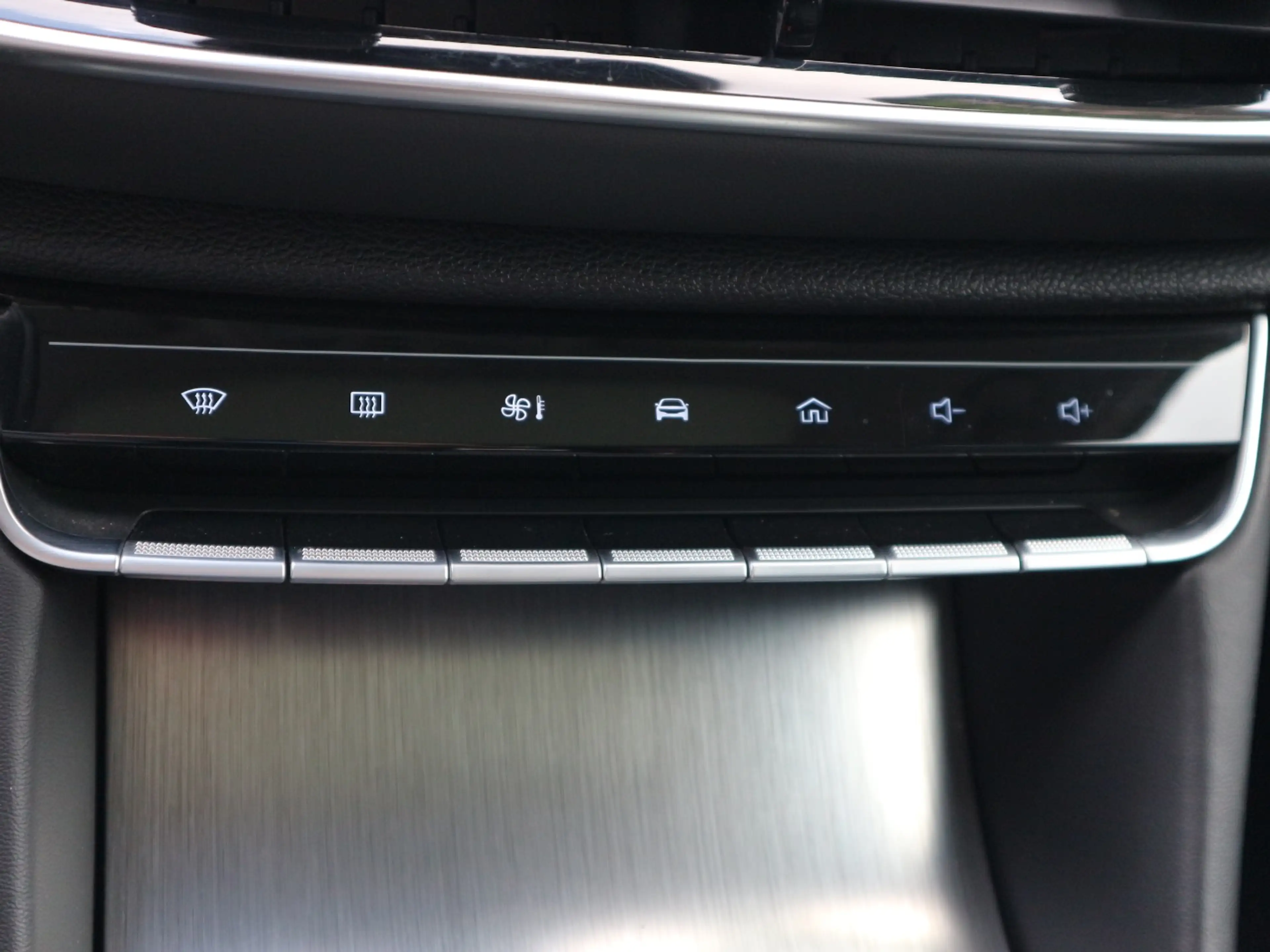 MG EHS Luxury PHEV ACC+LED+Navi+Pano+SD+SHZ+2xKlima — photo 13