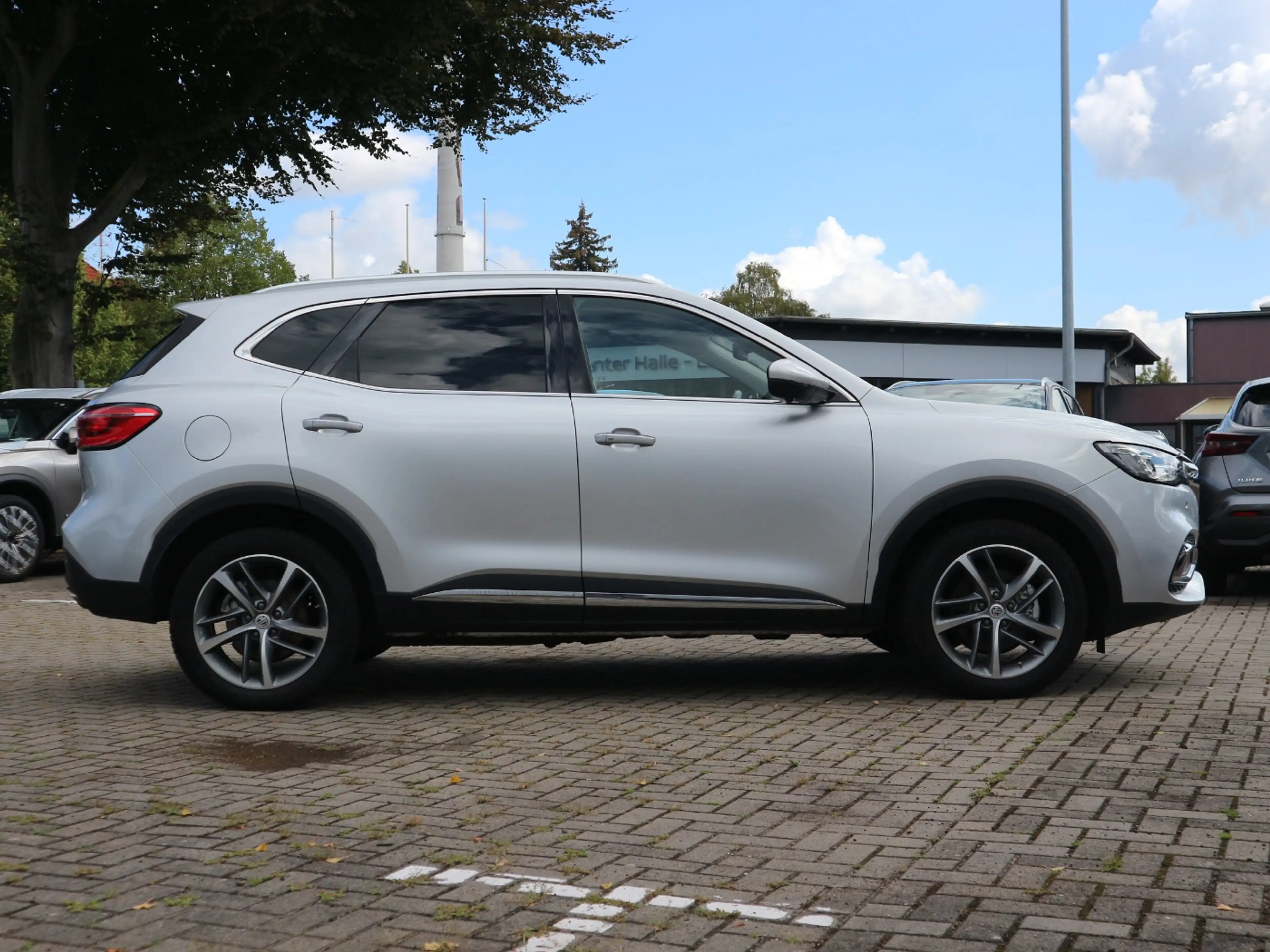 MG EHS Luxury PHEV ACC+LED+Navi+Pano+SD+SHZ+2xKlima — photo 9