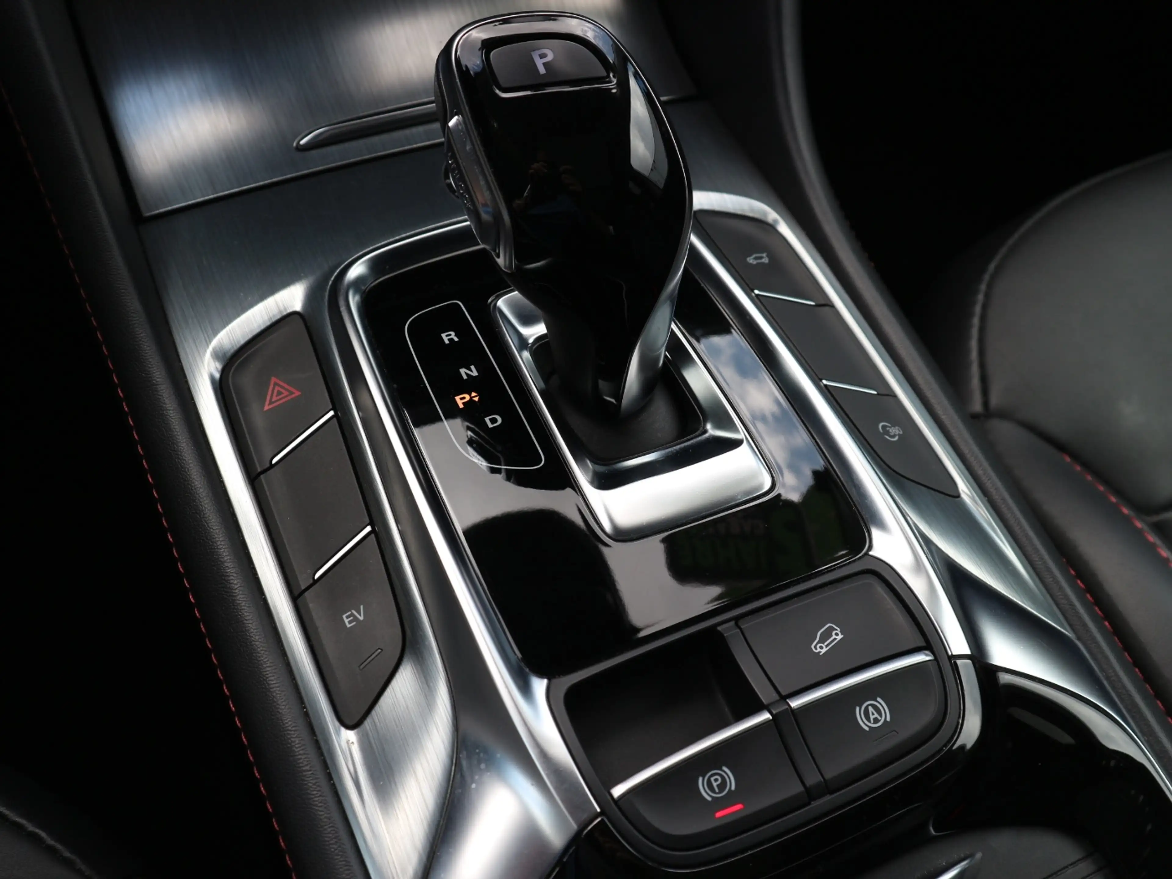 MG EHS Luxury PHEV ACC+LED+Navi+Pano+SD+SHZ+2xKlima — photo 14