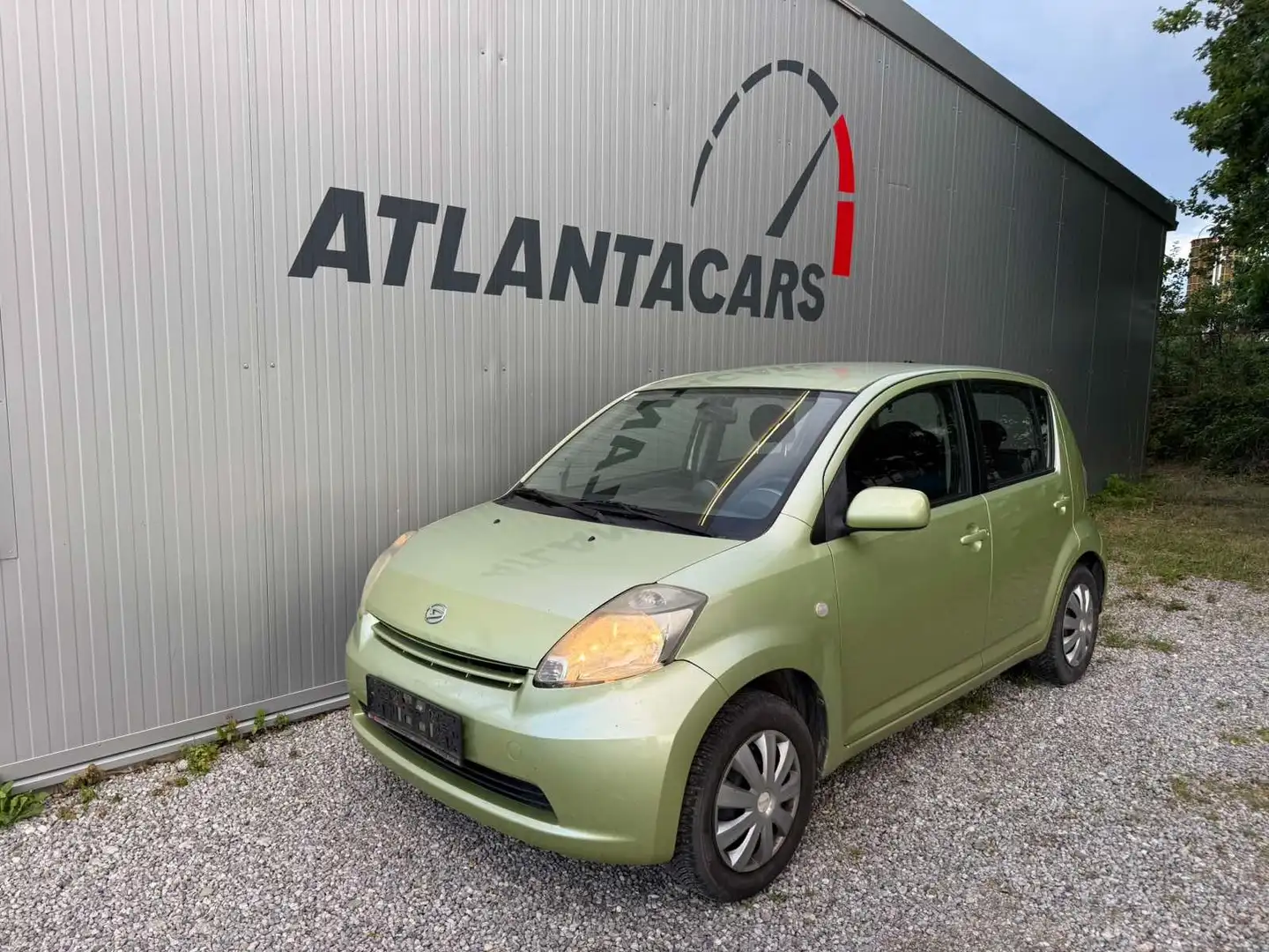 Daihatsu Sirion 1,3 Top Grün - 1