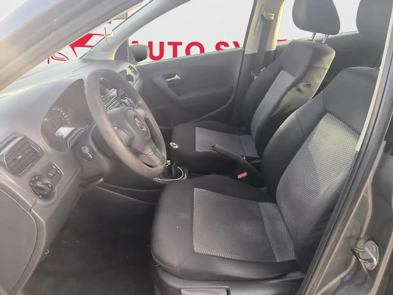 Volkswagen Polo Citadine 5 portes — photo 9