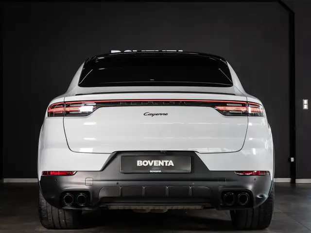 Porsche Cayenne view 9