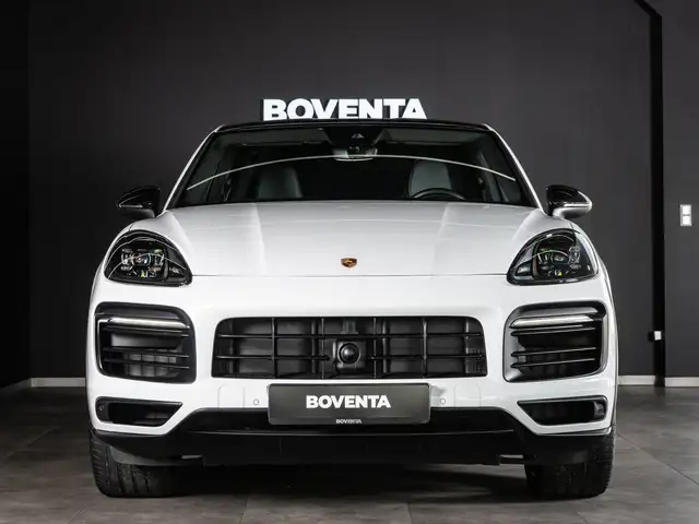 Porsche Cayenne view 2