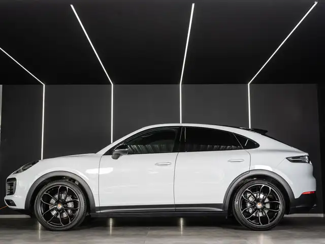 Porsche Cayenne view 7