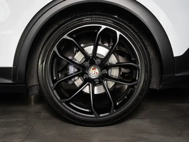 Porsche Cayenne view 6