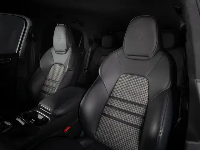 Porsche Cayenne view 11