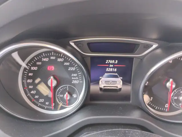 Mercedes-Benz Gla view 10
