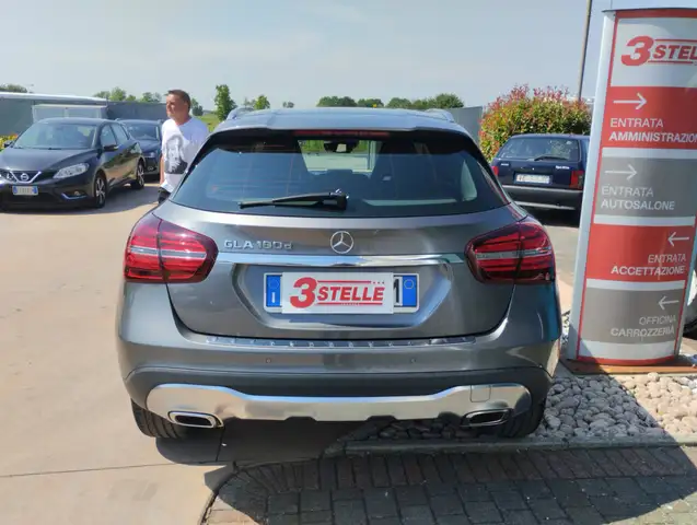 Mercedes-Benz Gla view 5