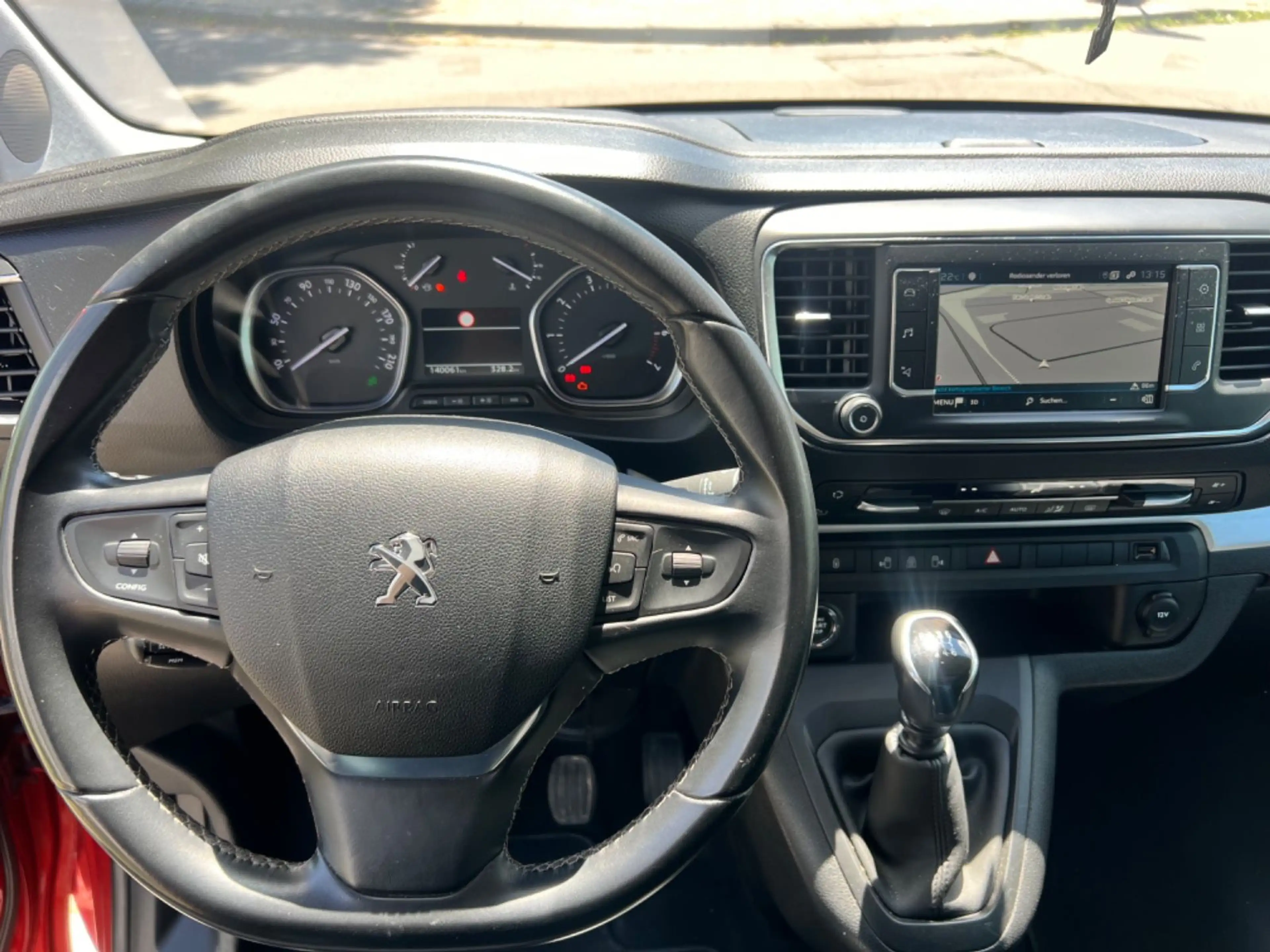Peugeot Traveller Allure L2 / VOLLAUSSTATTUNG — photo 8