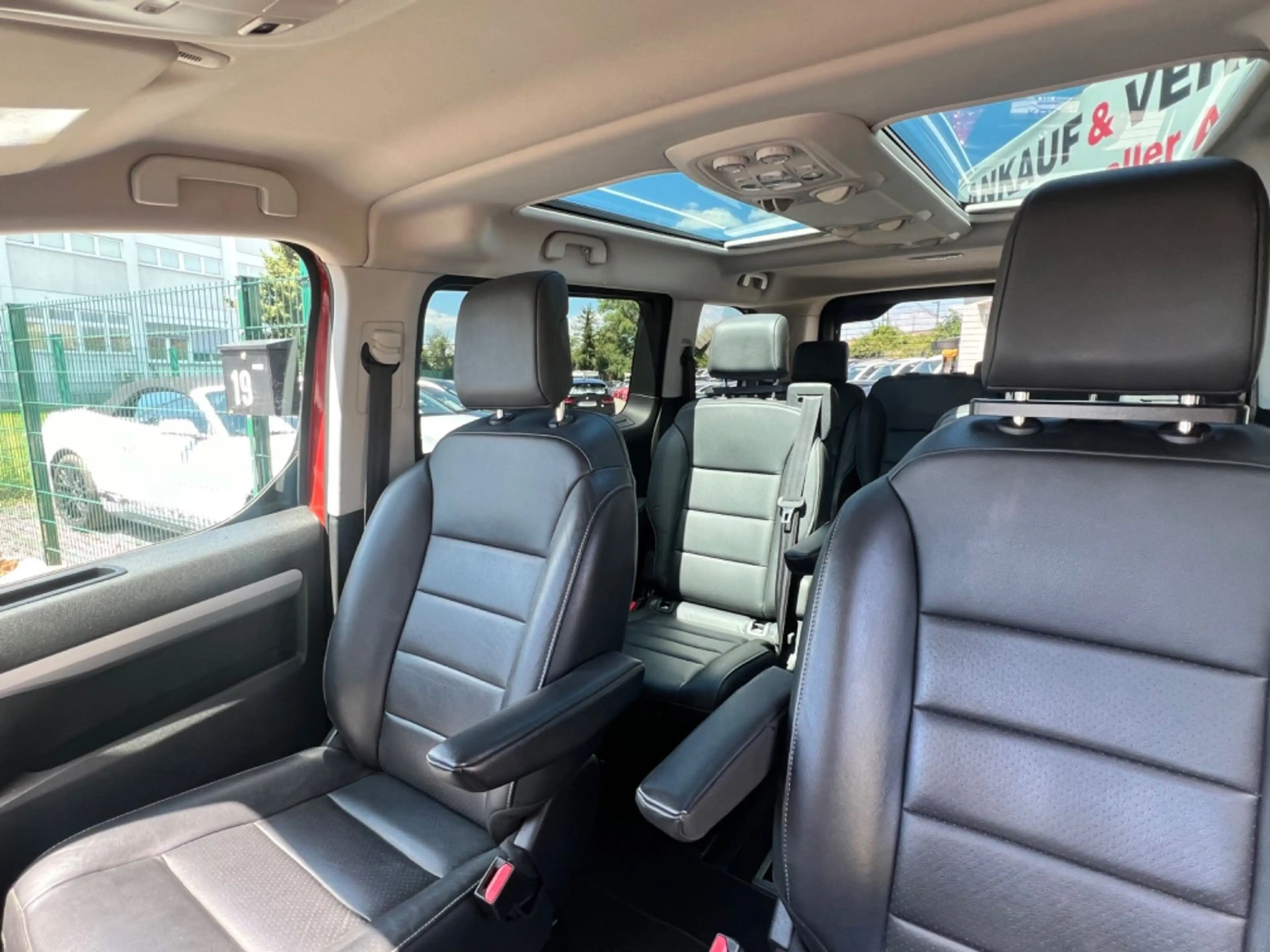 Peugeot Traveller Allure L2 / VOLLAUSSTATTUNG — photo 10