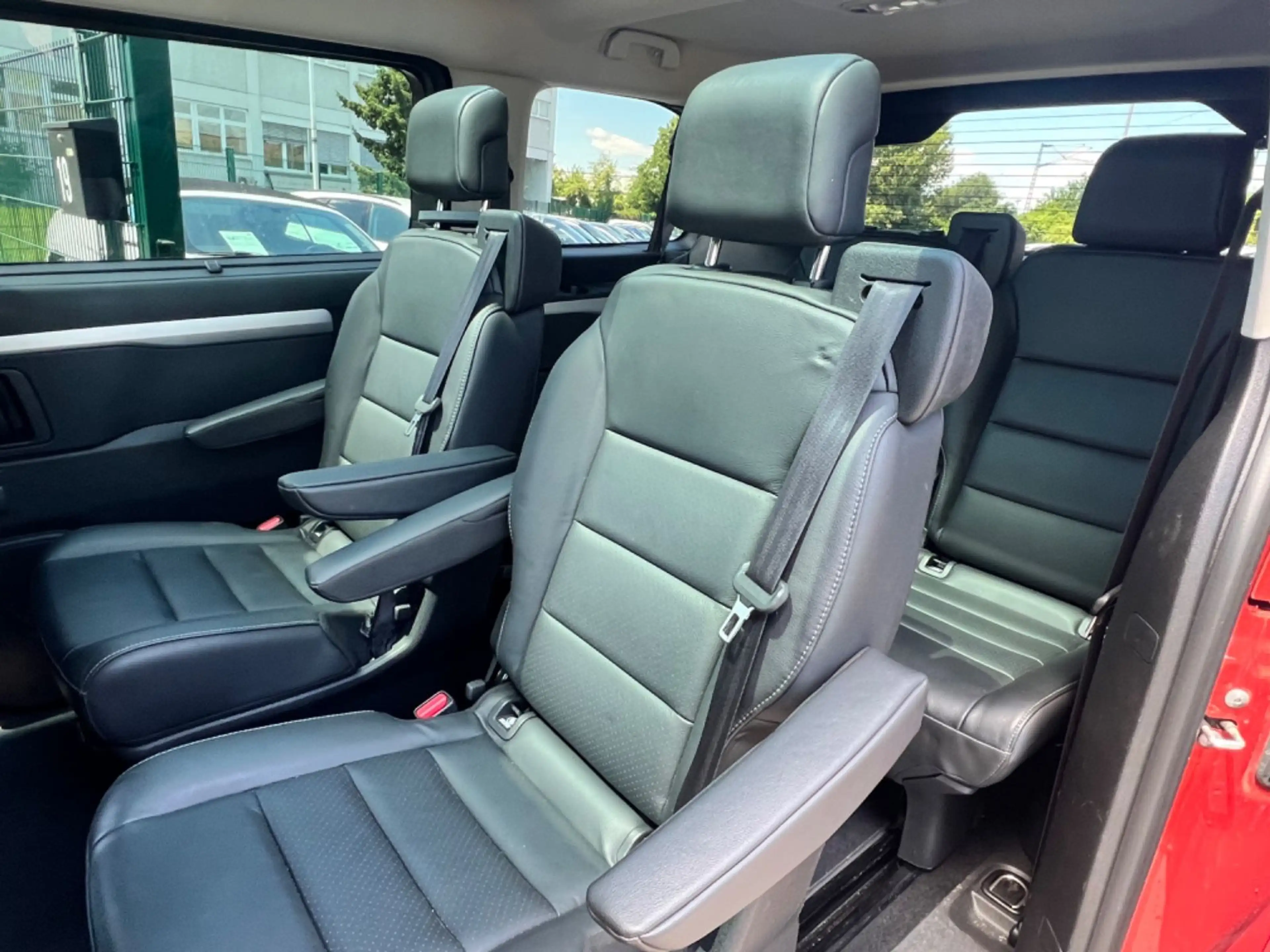 Peugeot Traveller Allure L2 / VOLLAUSSTATTUNG — photo 14
