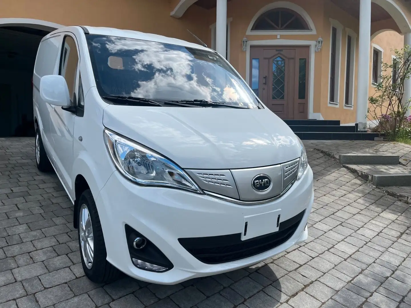 BYD ETP 3 ETP3 100 kW Weiß - 2