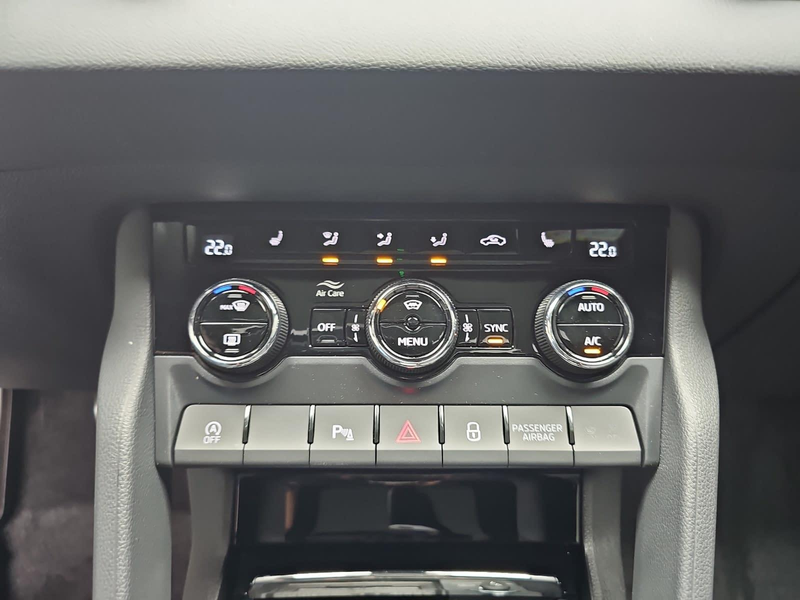 Skoda Karoq KAROQ 2.0 TSI DSG SPORTLINE 4X4 AHK PANO — photo 12