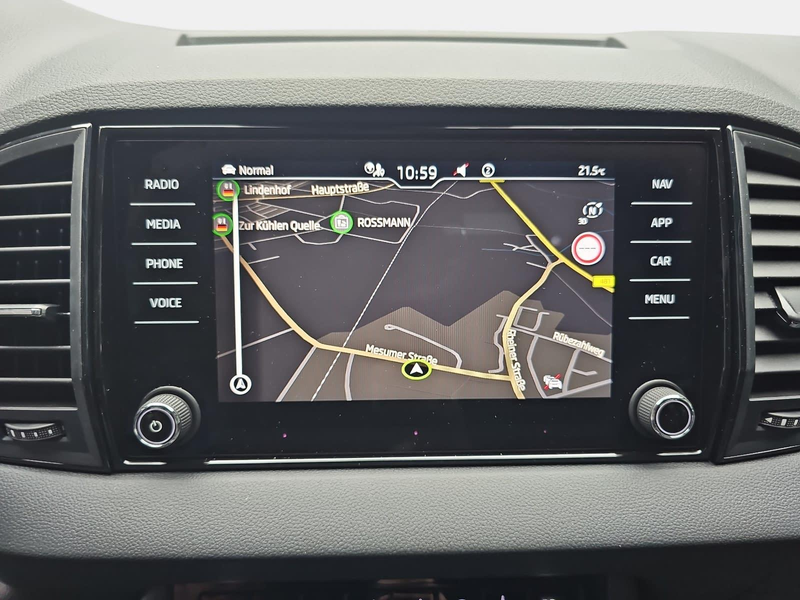 Skoda Karoq KAROQ 2.0 TSI DSG SPORTLINE 4X4 AHK PANO — photo 10
