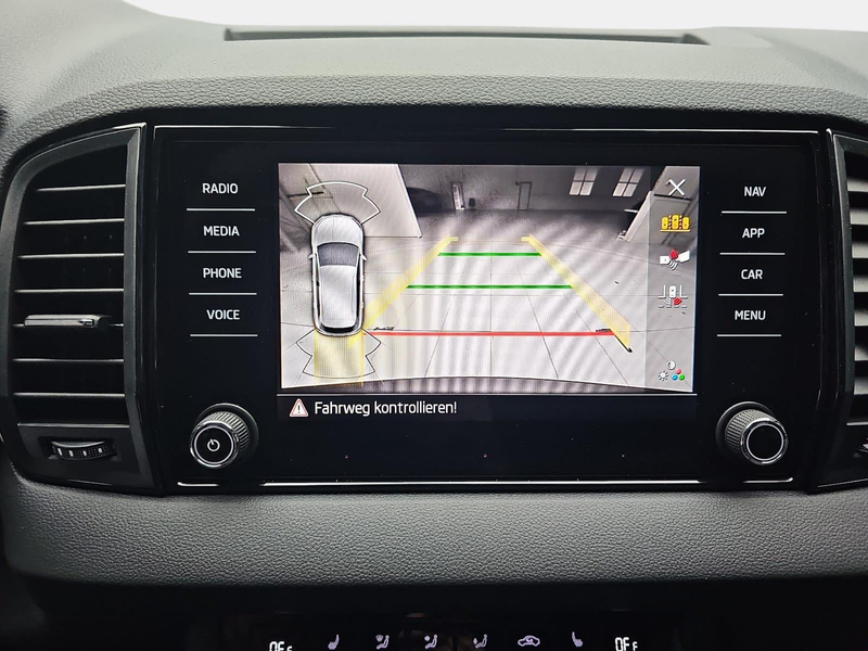 Skoda Karoq KAROQ 2.0 TSI DSG SPORTLINE 4X4 AHK PANO — photo 11
