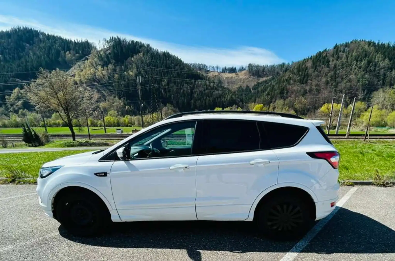 Ford Kuga Kuga 2,0 TDCi ST-Line Powershift Aut. ST-Line Weiß - 1