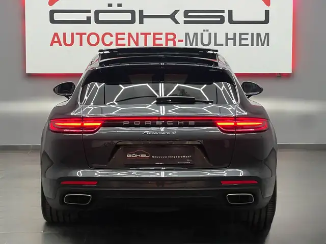 Porsche Panamera view 6