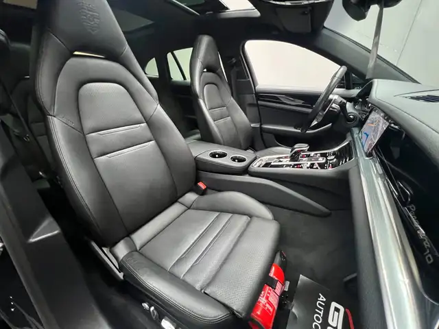 Porsche Panamera view 14